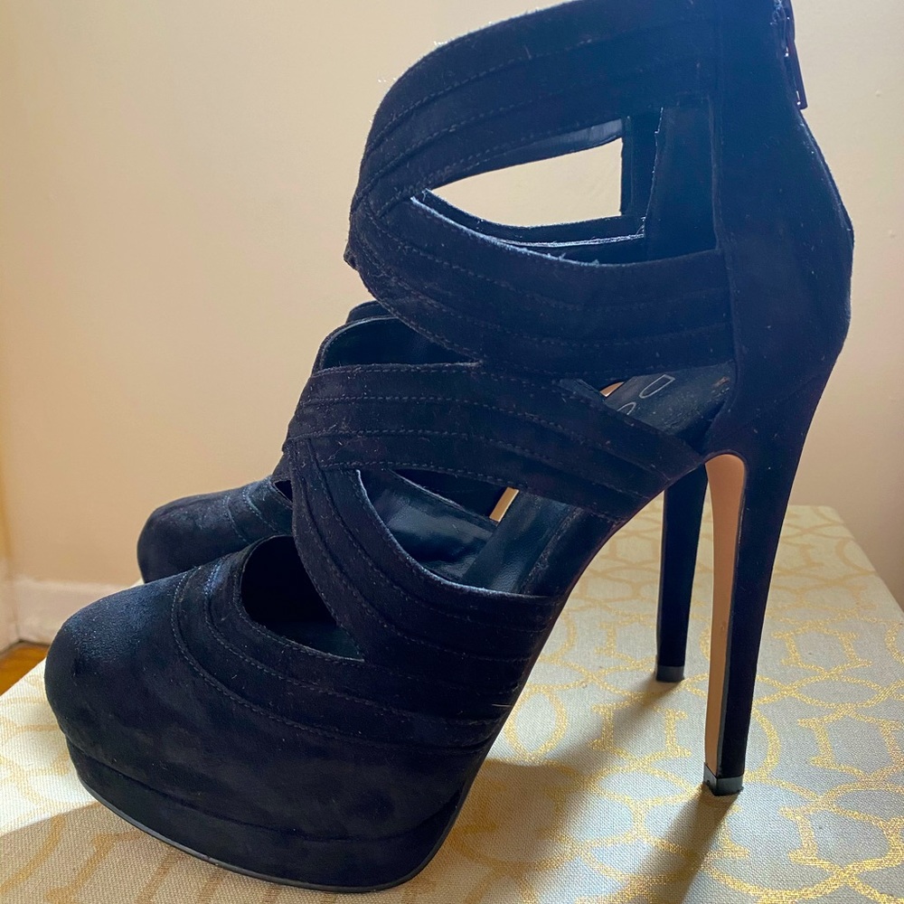 Aldo Black Suede Platform High Heels.